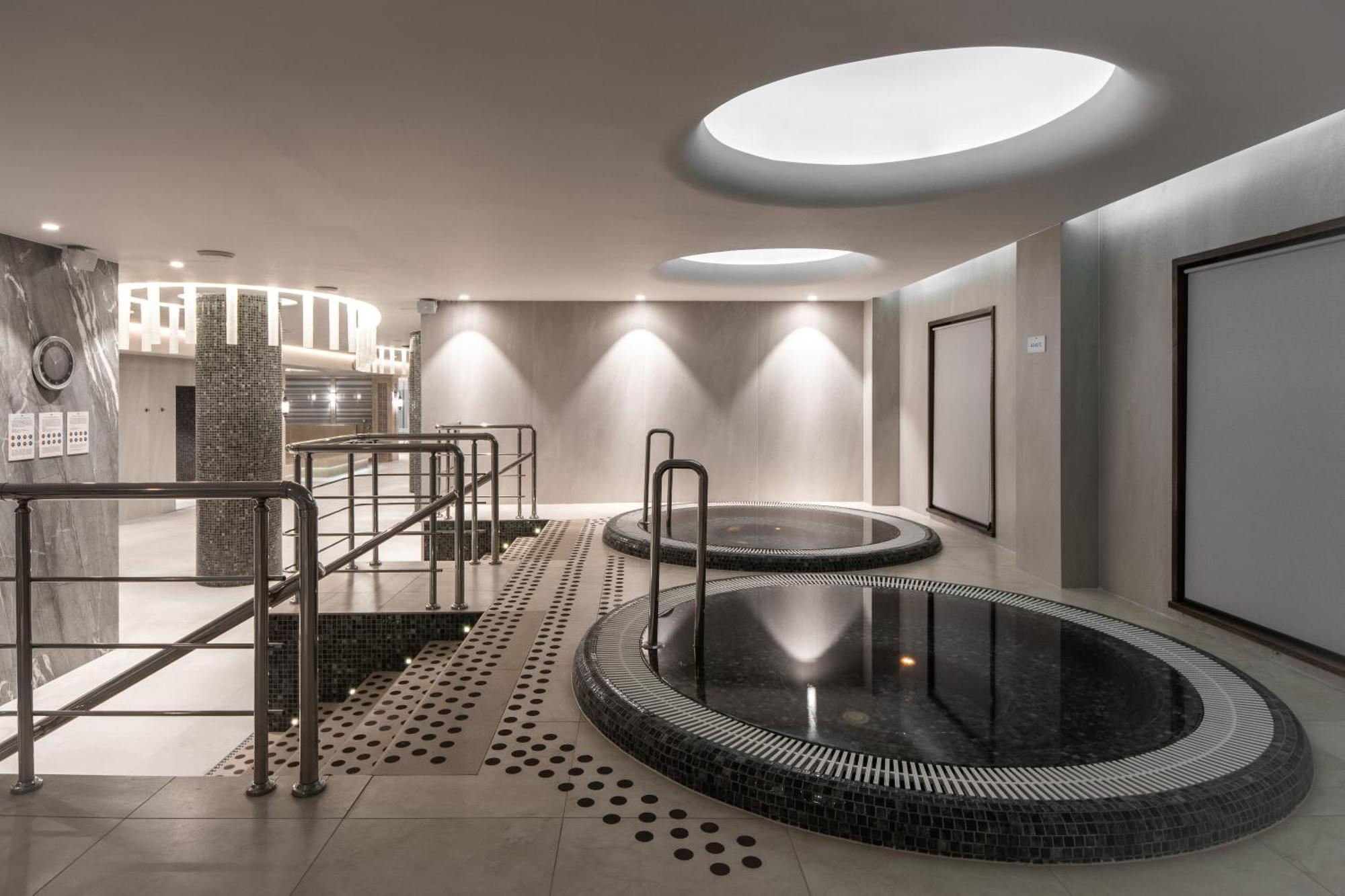 Aquaperla Hotel & Spa Κισινάου Εξωτερικό φωτογραφία